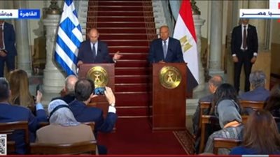 سامح شكري: ناقشنا مع وزير خارجية اليونان زيادة الاستثمارات بين البلدين