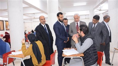 الملحق الثقافى لدولة الكويت يتفقد امتحانات نهاية الفصل الدراسي الأول بجامعة أسيوط