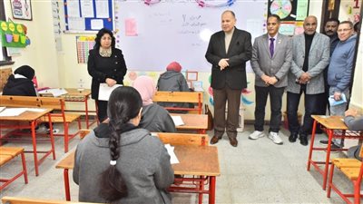 محافظ أسيوط يتفقد لجان امتحانات الشهادة الإعدادية بحي شرق 