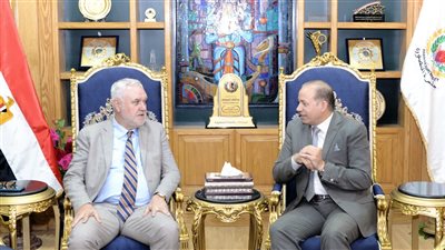 نائب رئيس جامعة Kent الامريكية في ضيافة جامعة المنصورة لبحث سبل التعاون