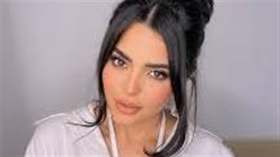 أسماء جلال تعتذر عن 