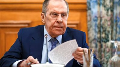  وزير الخارجية الروسي: أمريكا وبريطانيا تدوسان القانون الدولي بضرب اليمن