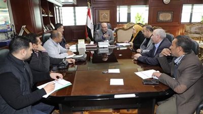 محافظ بني سويف يطالب شركة الغاز برد الشيء لأصله في طريق بني سويف إهناسيا 