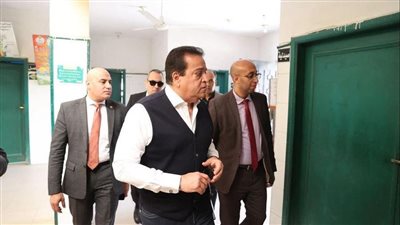 وزير الصحة في زيارته مفاجئة لمستشفيي التأمين الصحي والتخصصي ببني سويف