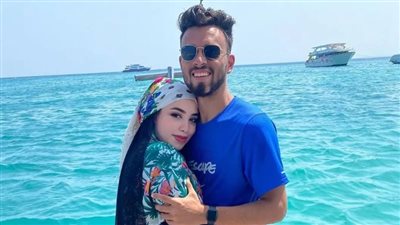 اتهامات بخيانة زوجته.. تسريبات تطارد صلاح محسن و