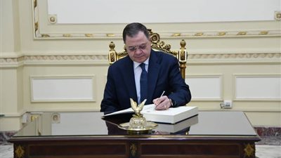 عاجل.. وزير الداخلية يهنئ السيسي بذكرى عيد الشرطة