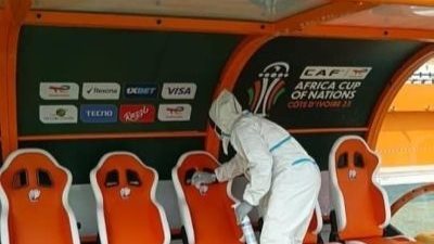 بسبب البعوض والأمراض الفيروسية.. حملة تطهير شاملة لمناطق المشجعين والملاعب في ساحل العاج