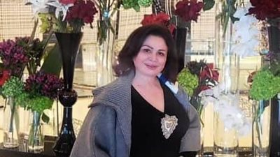 بعد تكريمه بحفل توزيع جوائز JOY.. إلهام شاهين توجه رسالة للزعيم عادل إمام 