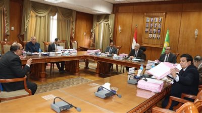 لجنة اختيار الوظائف القيادية بجامعة المنوفية تستقبل 20 من المتقدمين لوظائف مدير عام