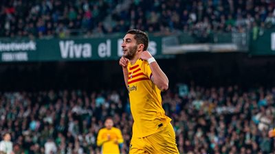 برشلونة يفوز على ريال بيتيس برباعية في الدوري الإسباني 