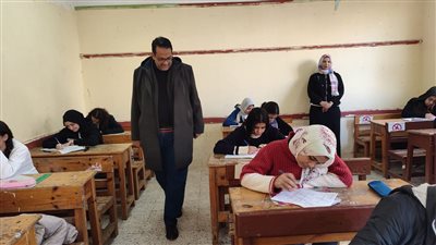 تعليم الغربية: لا شكاوى من امتحان الإنجليزي للشهادة الإعدادية (صور)