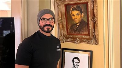 كان وسيظل رائد المشاعر.. خالد سليم يزور منزل عبد الحليم حافظ