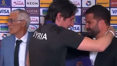 فيديو مؤثر.. شاهد بكاء محمود فايز ومراسل بي إن سبورتس على الهواء بعد فوز سوريا