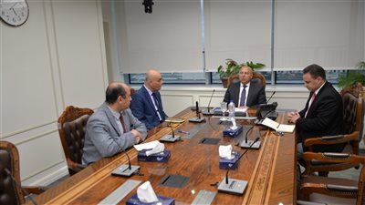 وزير النقل: الخط العربي للنقل يربط مصر والأردن والعراق