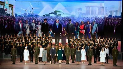 خالد جلال يحتفل بعيد الشرطة بطريقة مركز الإبداع الفني 