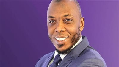 حاتم الطرابلسي يكشف قصة مثيرة.. ماذا حدث عندما طرد رئيس الاتحاد التونسي من مقعد اللاعبين؟