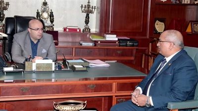 محافظ بني سويف يتابع مع التعليم أعمال تصحيح امتحان الإعدادية تمهيدا لإعتمادها 