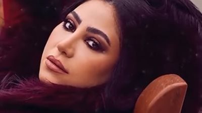 بوسي تغير جلدها في أغنية 