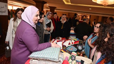 وزيرة التضامن تفتتح المعرض الخيري السنوي للجمعية النسائية لتحسين الصحة وفروعها بالمحافظات