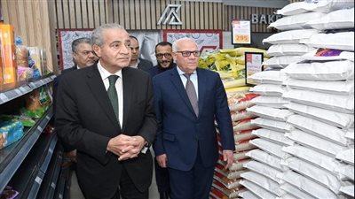 وزير التموين يشيد بانتظام سير العمل بمضرب أرز جنوب بورسعيد