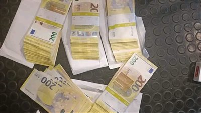 جمارك مطار الغردقة الدولي تضبط محاولتي تهريب كمية من النقد الأجنبي