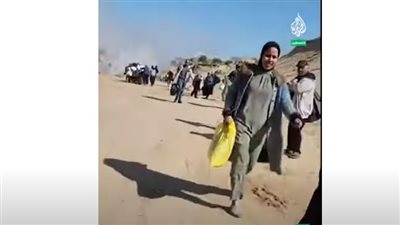 شاهد| الاحتلال يروع النازحين من خان يونس إلى رفح