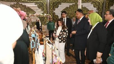 محافظ الدقهلية ووزيرة الهجرة يفتتحان معرض أيادي مصر لتسويق المنتجات اليدوية والتراثية
