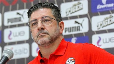 اتحاد الكرة يقرر إقالة فيتوريا من تدريب منتخب مصر
