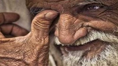 ما عقوبة تزوير بطاقة المُسن للحصول على الخدمات المستحقة؟.. القانون يُجيب