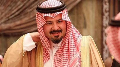 أمير منطقة المدينة المنورة يزور مجمع الملك فهد لطباعة المصحف الشريف