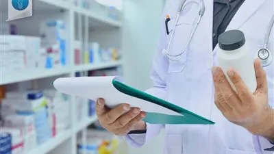 أهمها القيد بجدول النقابة.. تعرف على شروط مزاولة مهنة الصيدلة