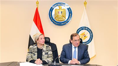 وزيرا البيئة والبترول يبحثا سبل تكامل جهود الوزارات في عدد من الملفات الهامة