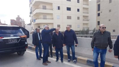 محافظ الجيزة يتابع نسب التنفيذ بمشروع تحسين الرؤية البصرية وطلاء العقارات ببشتيل