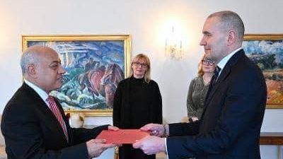 سفير مصر إلى آيسلندا يقدم أوراق اعتماده للرئيس الآيسلندي