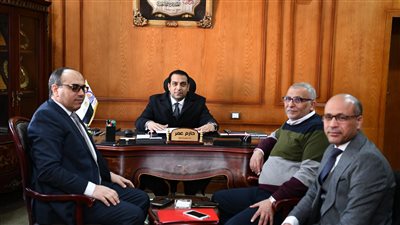 لهذا السبب.. نائب محافظ قنا يلتقي رئيس مجلس إدارة شركة الغازات البترولية 