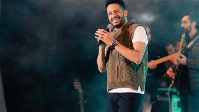 محمد حماقي يروح لحفله بموسم الرياض بهذه الطريقة 