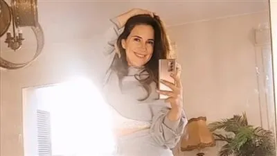 شيري عادل تشعّ جمالًا وأناقة عبر حسابها على 