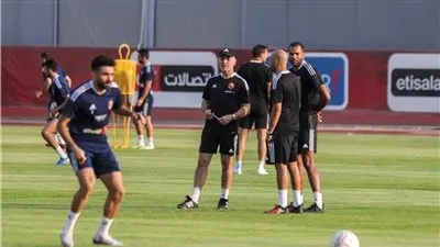 الأهلي يواصل تدريباته على ملعب التتش استعدادا لشباب بلوزداد الجزائري 