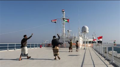 عاجل.. القيادة المركزية الأمريكية: الحوثيون هاجموا سفينتين قبالة اليمن