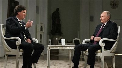 القصة الكاملة لمقابلة بوتين مع كارلسون التي اكتسحت التريند