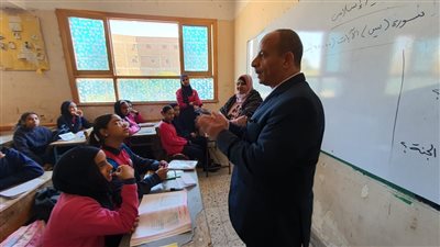 وكيل وزارة التعليم بالأقصر يتفقد سير العملية التعليمية بالمدارس