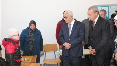 وزير التعليم ومحافظ القليوبية يتفقدان عددا من المدارس بالمحافظة لمتابعة انتظام سير الدراسة مع بداية الفصل الدراسي الثاني