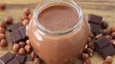 خطوات إعداد الشوكولاتة بنكهة النوتيلا في المنزل 