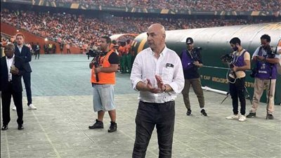 تكريم حسام حسن ضمن أساطير الكرة الأفريقية في حفل نهائي كأس أمم إفريقيا 203