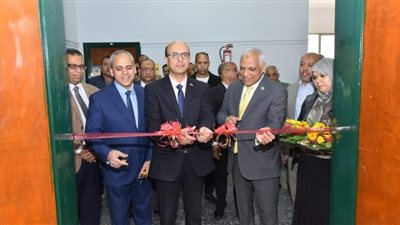 رئيس جامعة أسيوط يفتتح أعمال التجديد والتطوير بكلية الهندسة 
