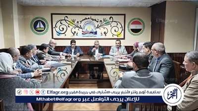 وكيل تعليم دمياط يجتمع بمديري الإدارات لبحث استعدادات الفصل الدراسي الثاني