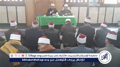 وكيل أوقاف الفيوم يجتمع بالعاملين بإدارة إبشواي (صور)