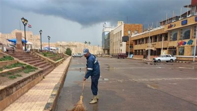 محافظ الإسكندرية يشدد على رؤساء الأحياء وجميع الأجهزة التنفيذية بمتابعة تصريف مياه الأمطار