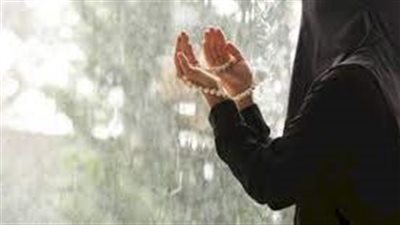 فضل الدعاء في المطر: لحظات التواصل الروحي والشكر لنعمة الرحمة الإلهية