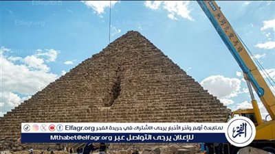 زاهي حواس مطمئنًا العالم: 